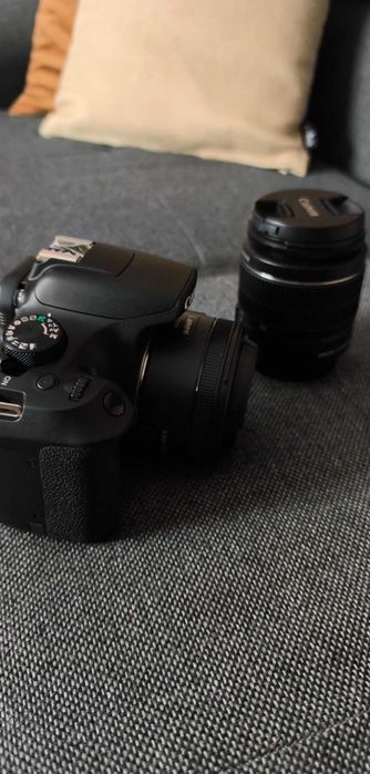 Canon EOS 1300D Като нов