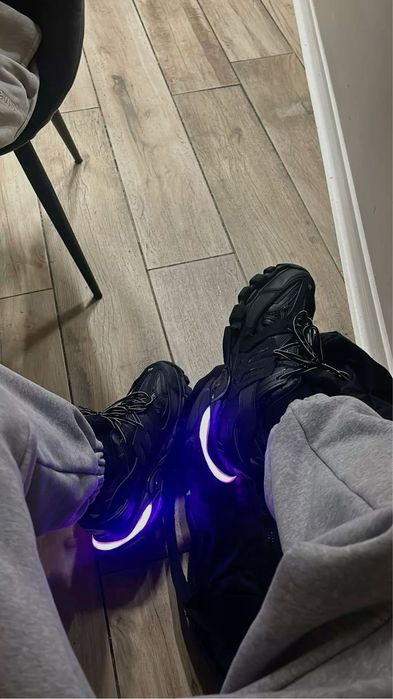 Balenciaga track led