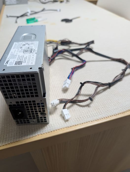 Sursa PC Dell L500EPS-01 500W
Trimit prin curier sau livrare in Constanta