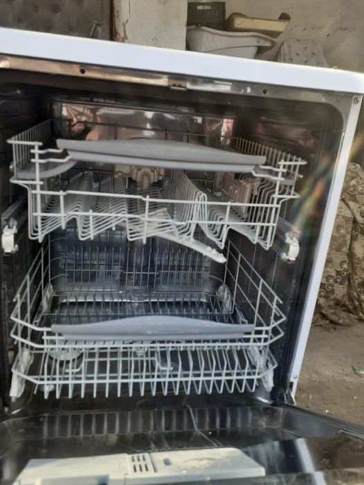 Продам посудомоечную машину