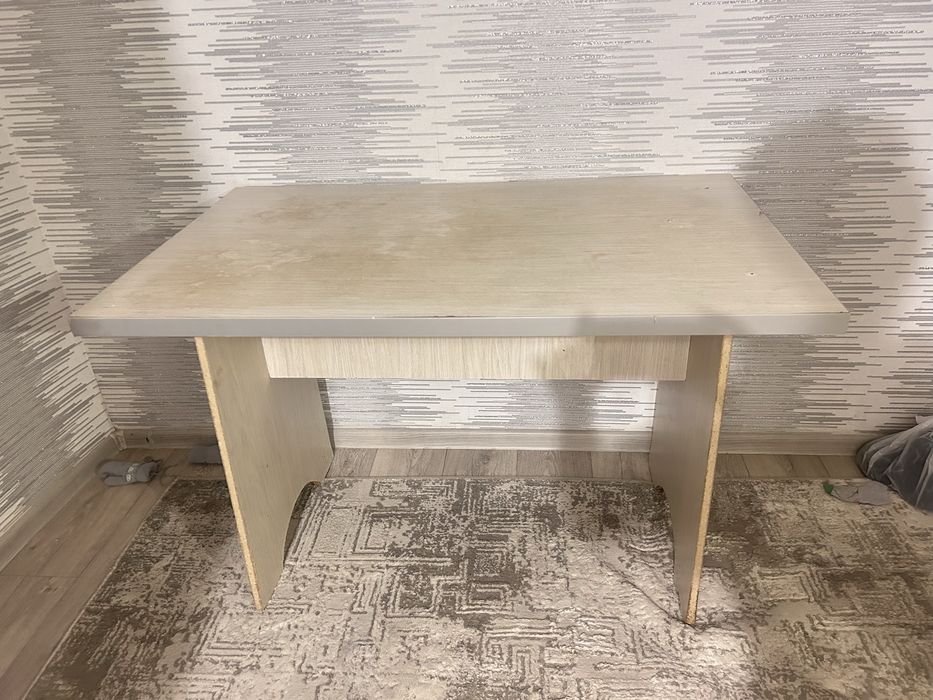 Продам куханный стол