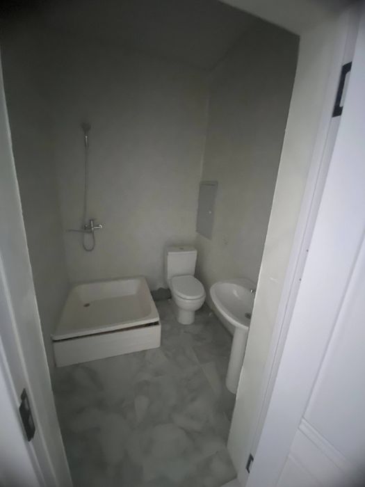 Sokin makon 3 xonali uy sotiladi