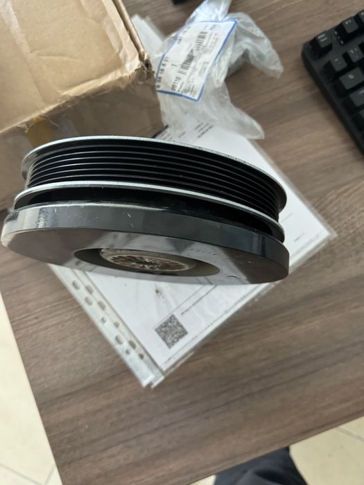 Демферна шайба VW Touareg 2018 +