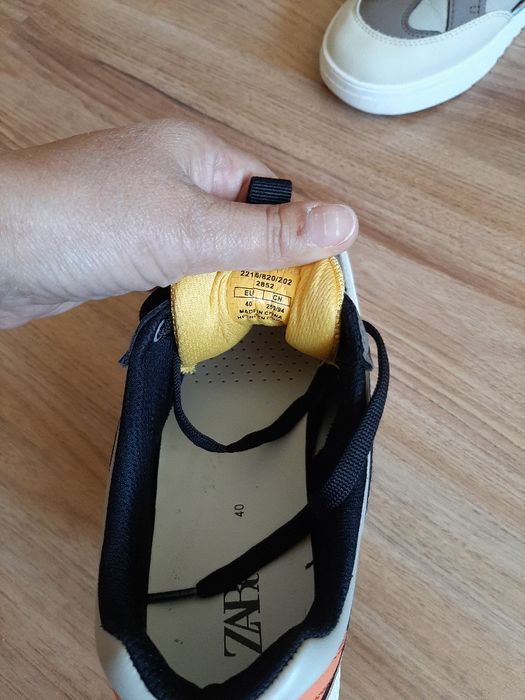 Два чифта обувки по 50лв,размер 40