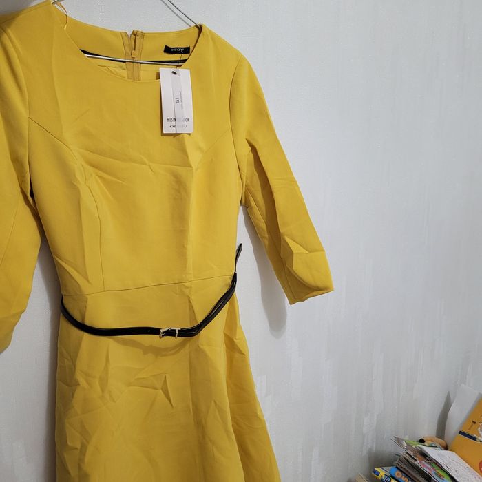 Vând rochie NOUA, cu eticheta, mărime 36