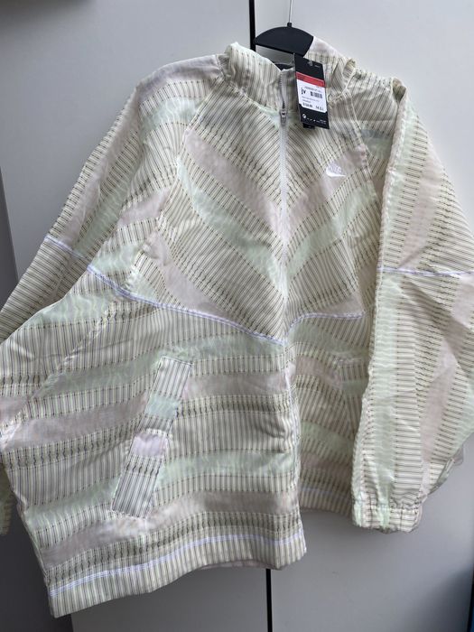 Яке Nike oversized