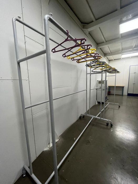 Вешалка для одежды мошная