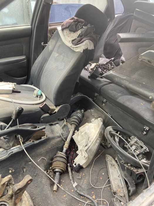 Тайота карина е на разбор