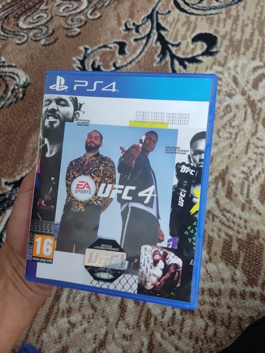Playstation 4 pro в отличном состоянии