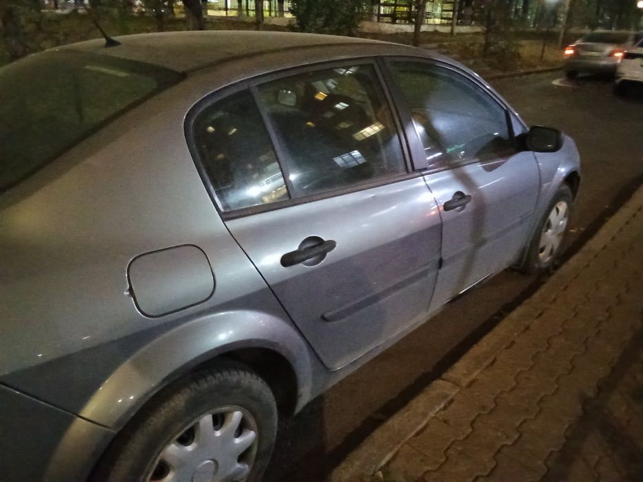 Рено Меган автомобиль