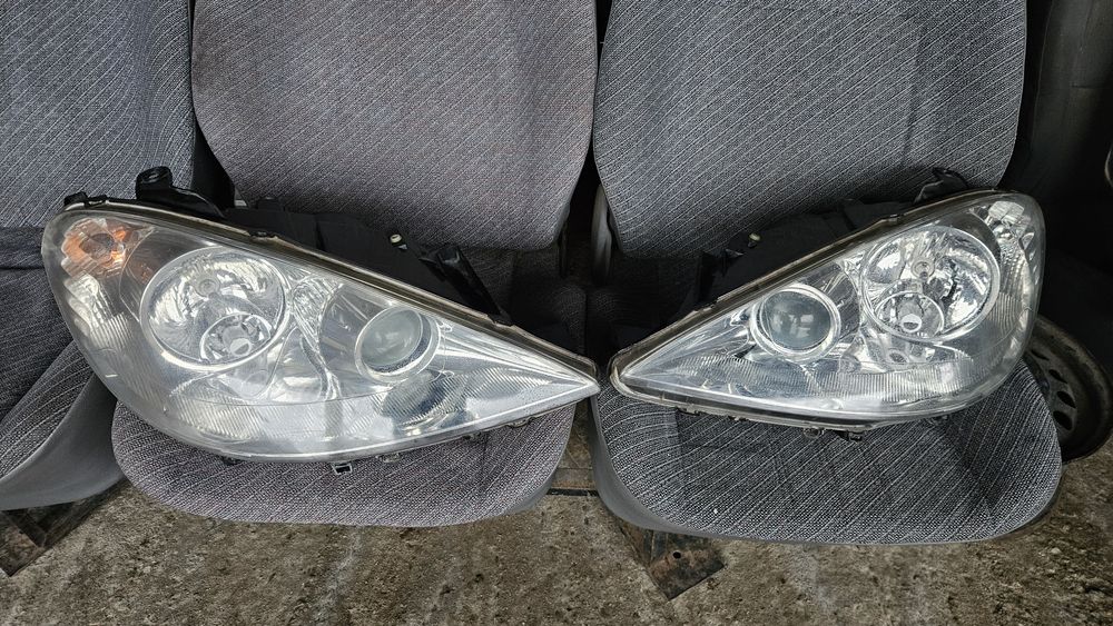 Фарове за Пежо 807