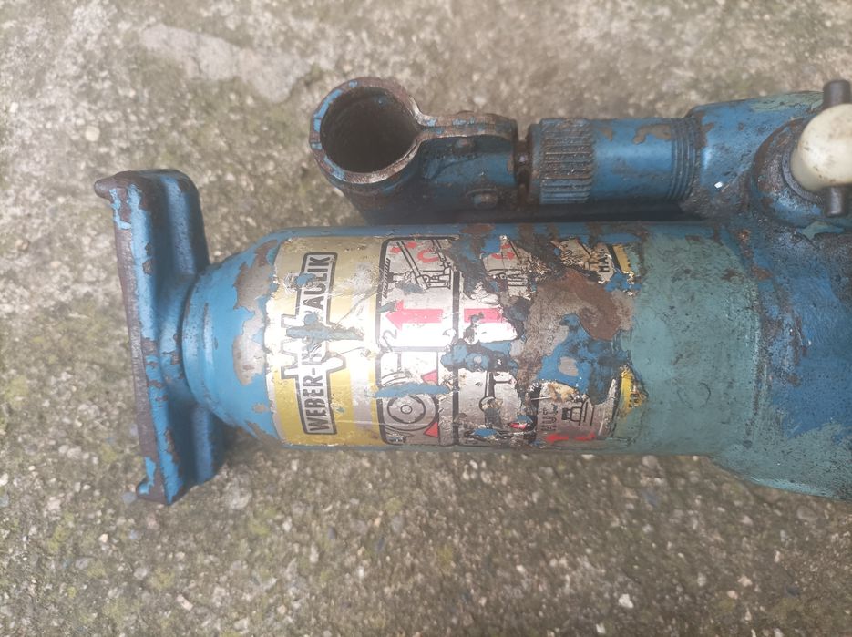 Хидравличен крик за бус микробус камион крокодил автомобил