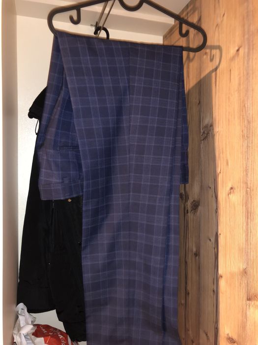 Абитуриентски костюм