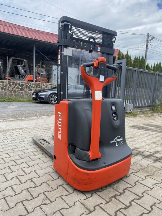 De inchiriat transpalet electric