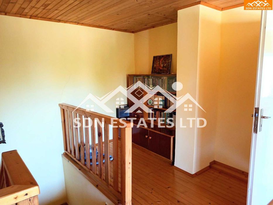 ЕКСКЛУЗИВНО! Двуетажна къща с двор в село Долно Изворово