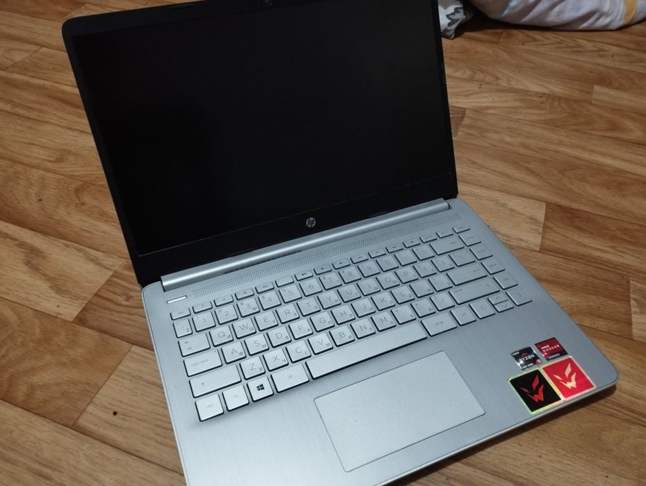 Продам Ноутбук hp 14s