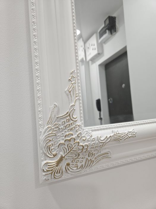 Oglinda Vintage alb cu auriu