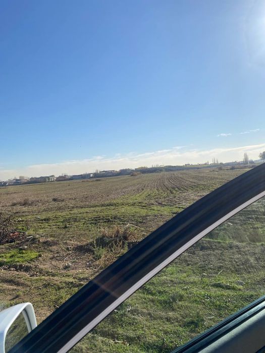 Продается земельный участок в Сурум Янгихаетский рн в доль дороги