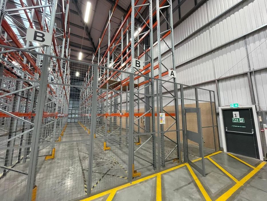 Rafturi metalice pentru depozitare europaleti