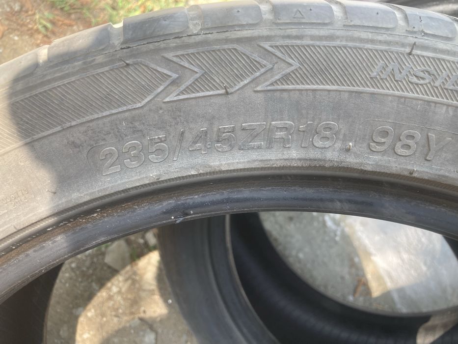 Продам резину на 18/235/45