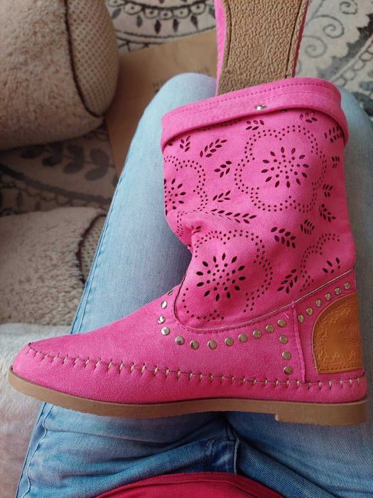 Дамски есенни ботуши