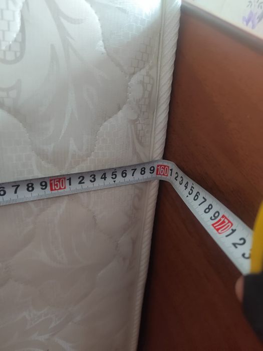 Кровать (очень прочная)