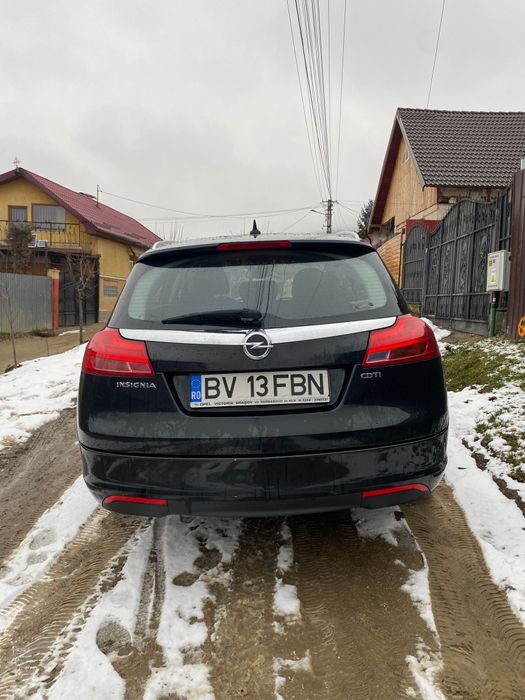 Opel insignia 2010.Pret avantajos,ideal pentru familie