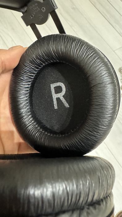 Наушники AKG K52