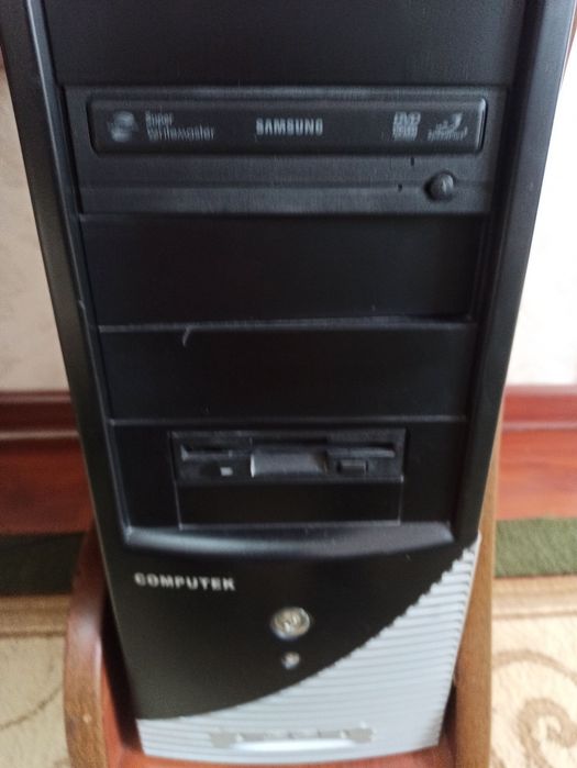 Компьютер сотилади халатик расимдагидек