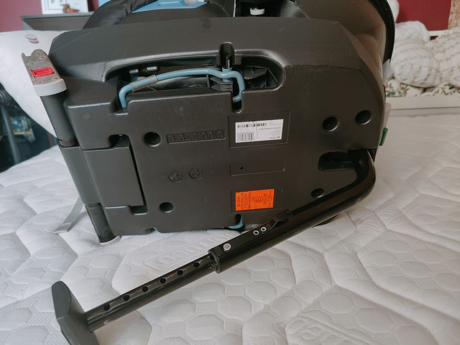 Scoica cu baza isofix de la Cybex