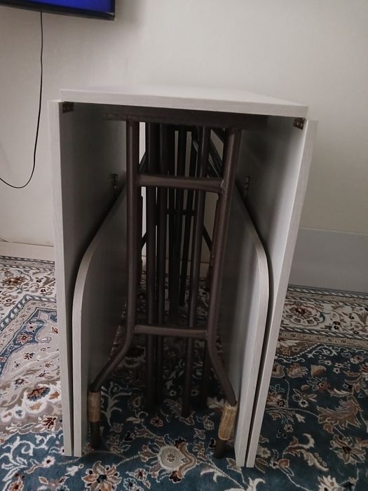 Продаётся стол книжка