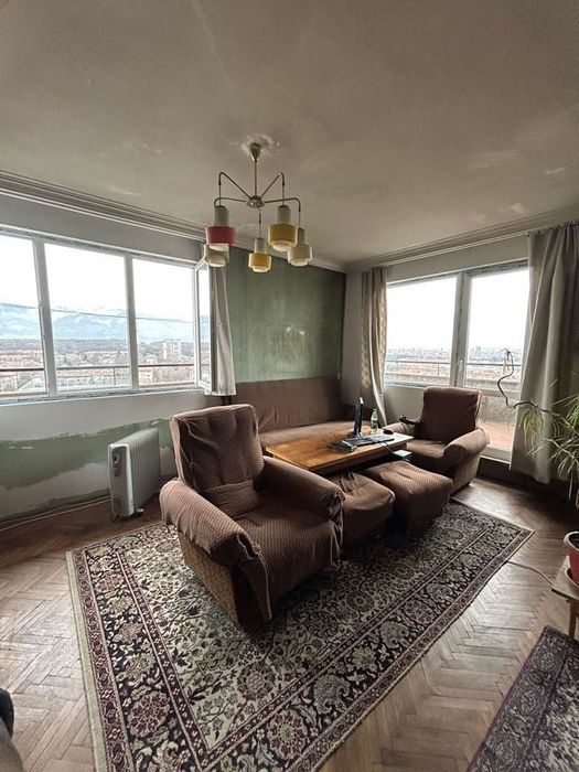 Многостаен апартамент в ж.к. Гео Милев! Отлична локация!