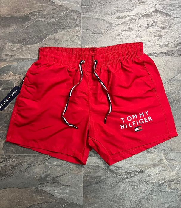 Стилни мъжки плажни шорти KARL LAGERFELD – комфорт и визия за лятото!