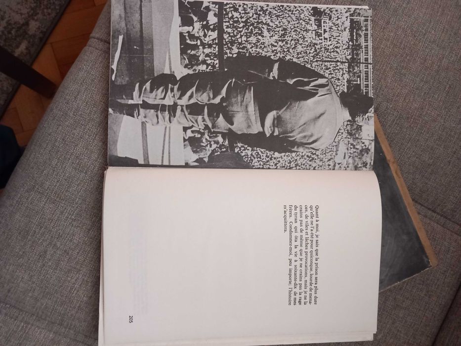 Фидел Кастро, книга от 1975 с автограф