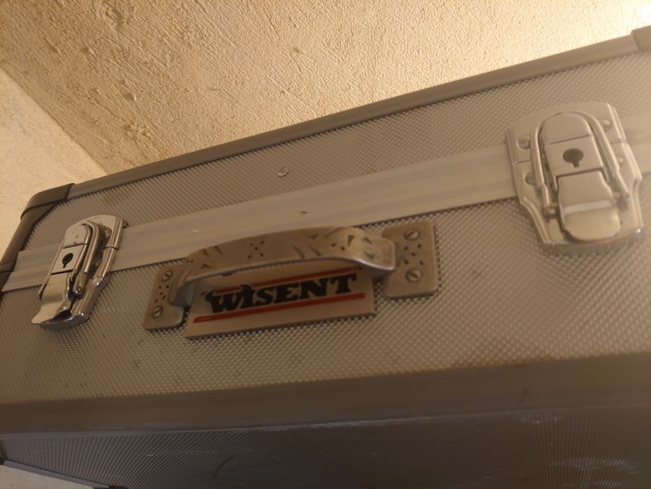 Куфар за инструменти Wisent