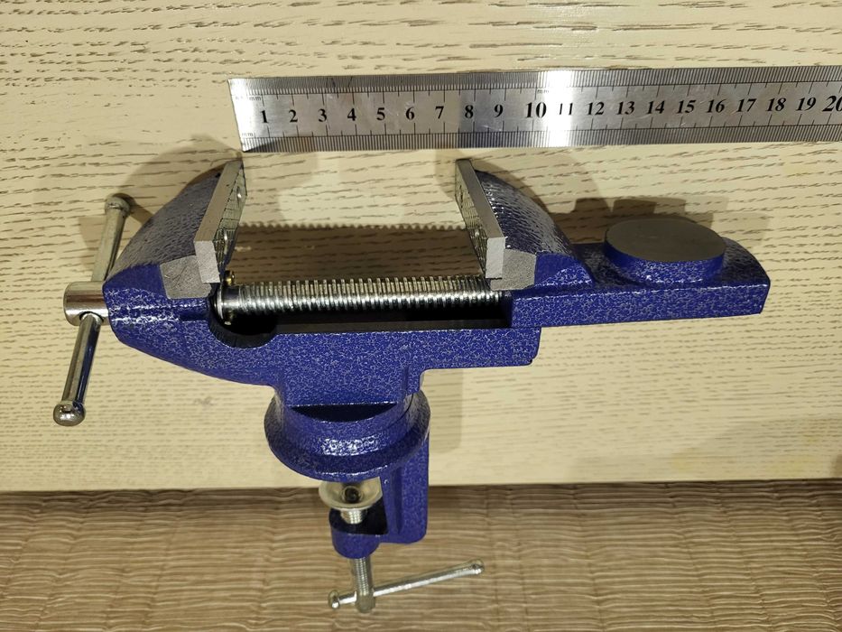 Тиски настольные