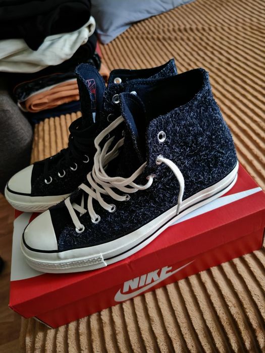 Vând tenesi convers noi