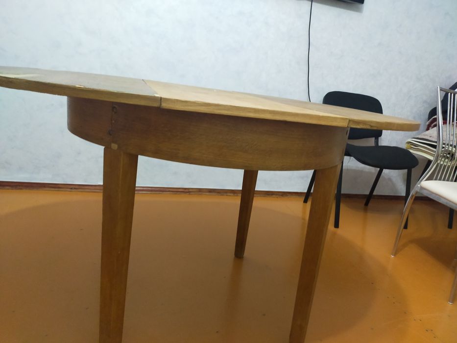Продам стол антиквариат