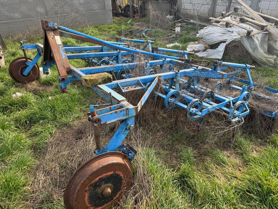 Vând tractor utb650+combinator+semănătoare