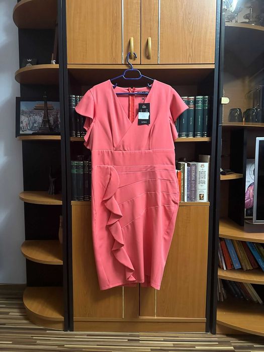 Rochie NOUA CU ETICHETA ocazie revlion 2025 roz superba somon
