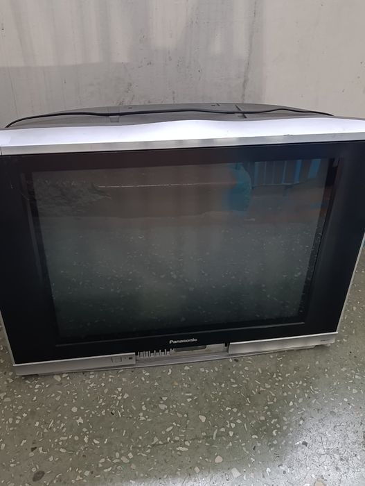 Продам телевизор рабочий, всего за 3000