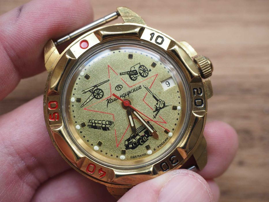 Ceas sovietic mecanic Vostok Komandirskie, ca nou, rezistent la apă