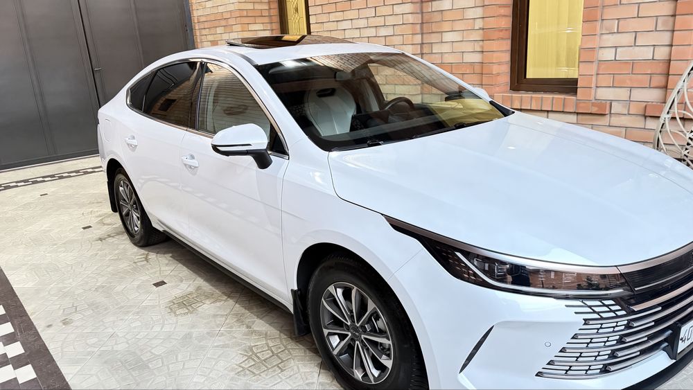 Byd chazor gibrid 2024 yil 33000 km xolati tiniq kraskasi tozza yangi