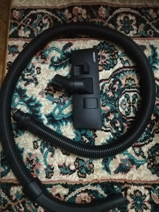 Vând  aspirator 1500w