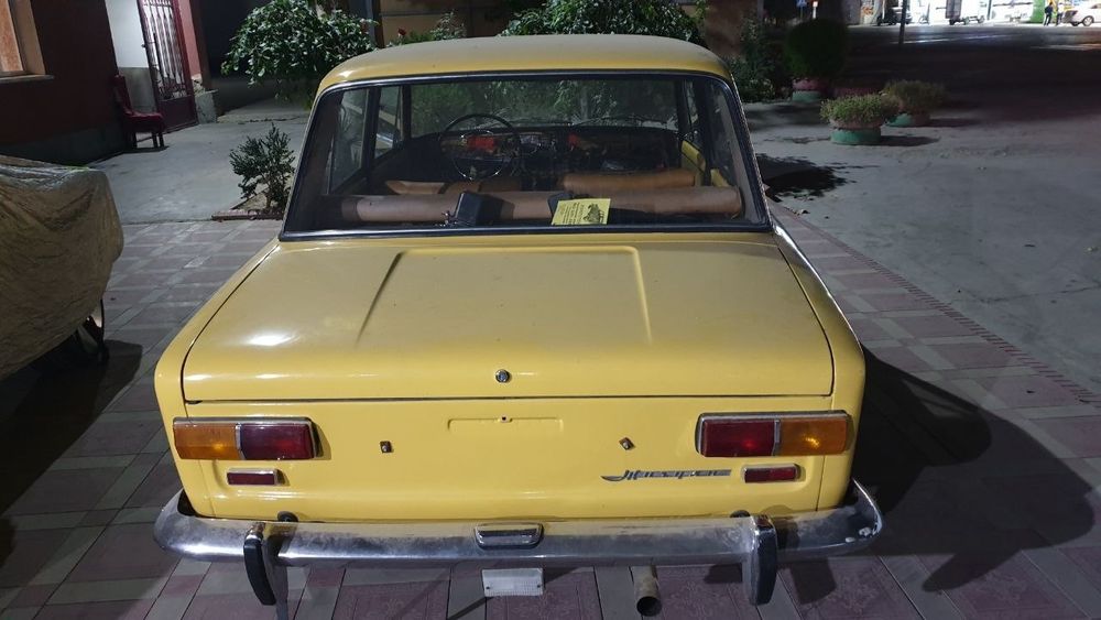 Jiguli 01  1979 sotiladi