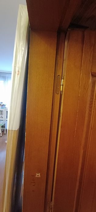 МАСИВ - интериорна врата с каса