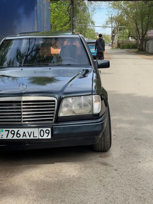 Продаю мерседес 124