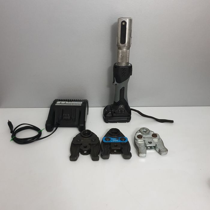 Thermotech SPM Presa hidraulica de sertizat pexal TH 16 25 26 Germany