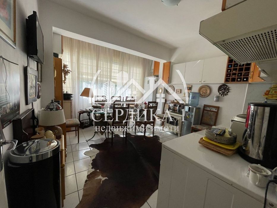 Дава се под наем Тристаен апартамент в София, Център - 125 кв.м за 1500 € - Снимка #4