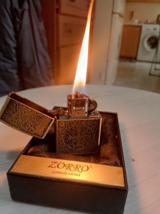 Продам зажигалку Zorro